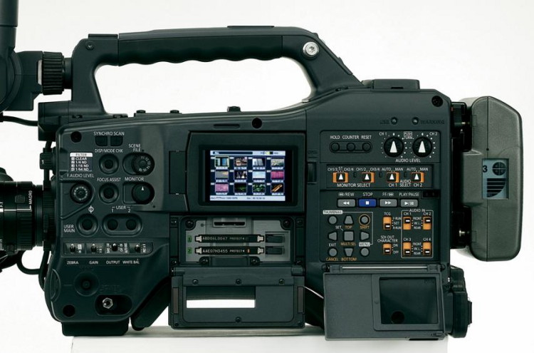  Panasonic AG-HPX374ER -   