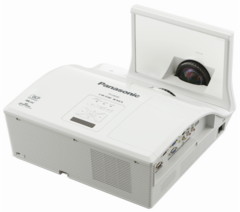 Ультракороткофокусный проектор Panasonic PT-CW240E