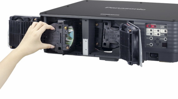  Panasonic PT-DW5100E -  