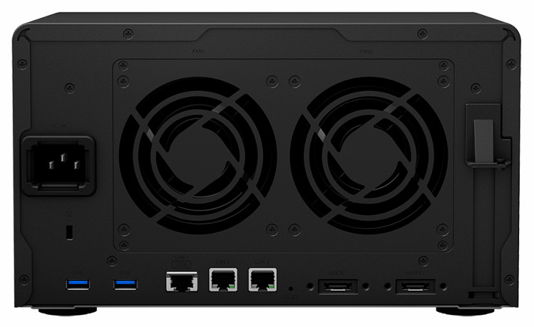 5-�� �������� ������� ���������� Synology Disk Station  DS1621xs+ - ��� �����