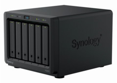 6-�� �������� ������� ���������� Synology FlashStation FS200T